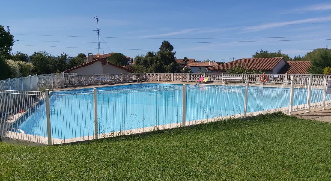 Appartement A Hendaye Avec Piscine Et A Cote De La Plage Exterior foto